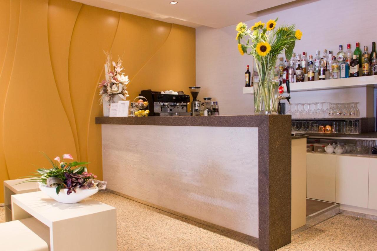 Hotel Rosenblatt Cervia Esterno foto